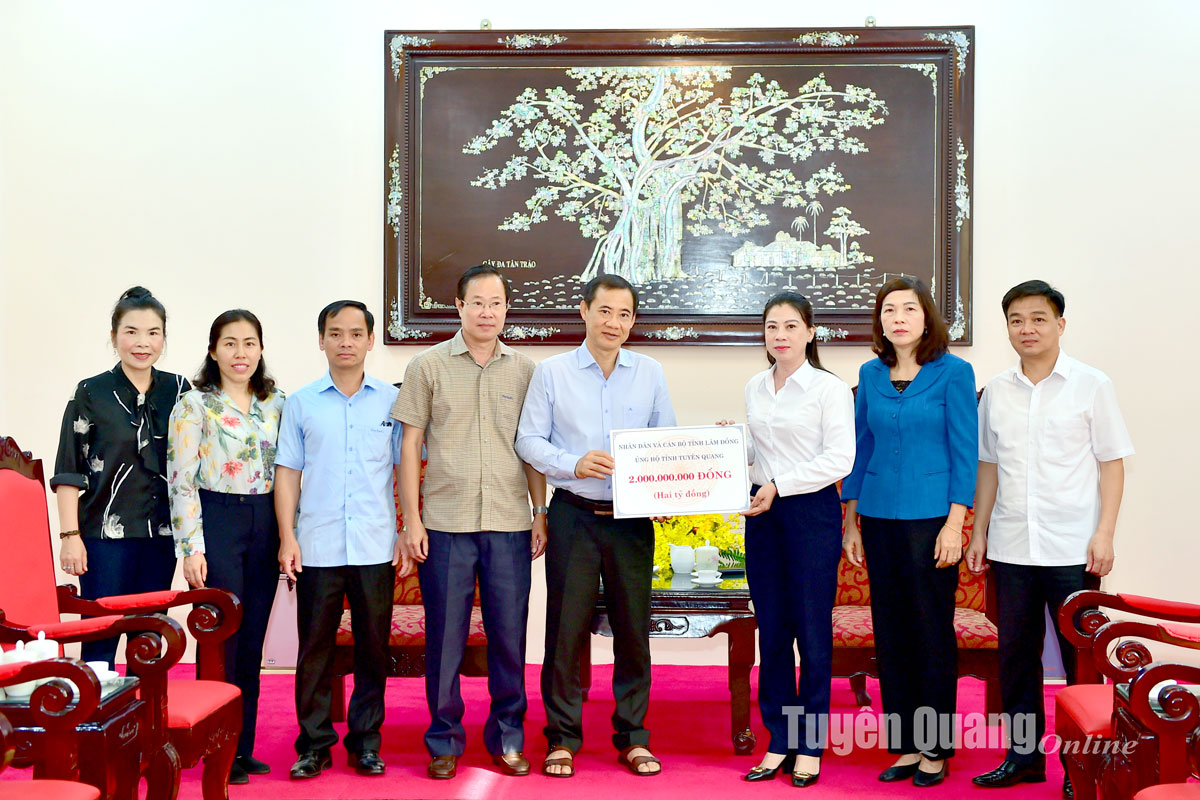 Đoàn công tác Tỉnh ủy Lâm Đồng thăm và hỗ trợ tỉnh Tuyên Quang bị thiệt hại do cơn bão số 3 gây ra