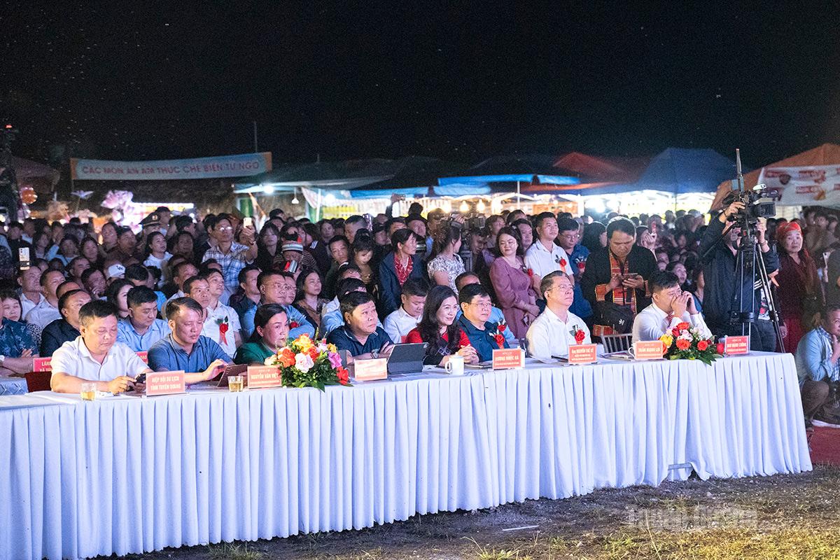 Khai mạc Lễ hội Chợ tình Khâu Vai 2026