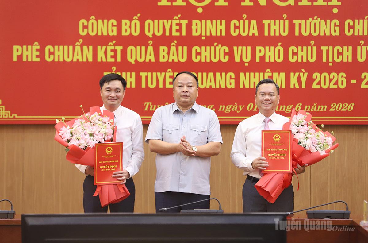 Công bố Quyết định của Thủ tướng Chính phủ phê chuẩn kết quả bầu Phó Chủ tịch UBND tỉnh Tuyên Quang